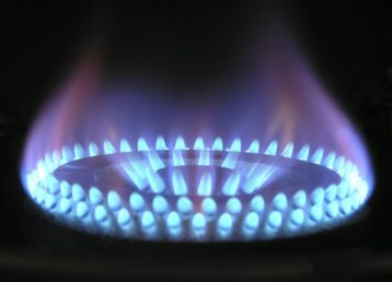 Many blue flames within a circle of flame 640